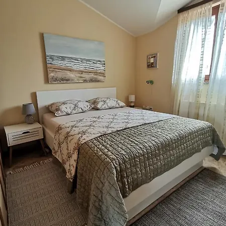 Apartament Mirna *